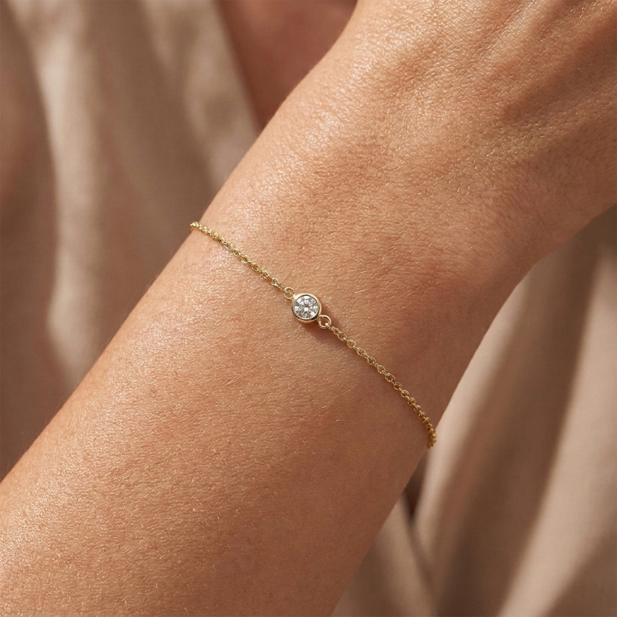 Round Bezel Solitaire CZ Silver Bracelet BRS-585