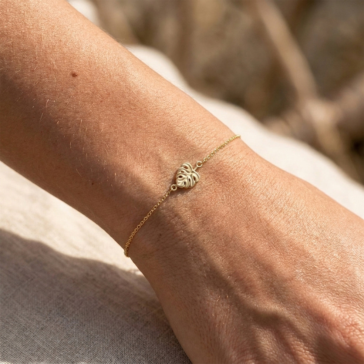 Monstera Leaf Open Wire-Work Silver Bracelet BRS-592