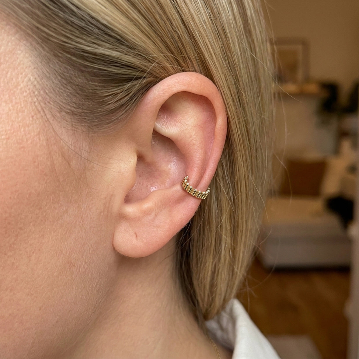 Cylinder Bezel CZ Ear Cuff EC-1466