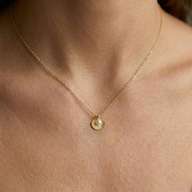 Pearl in Shell Necklace SPE-2911