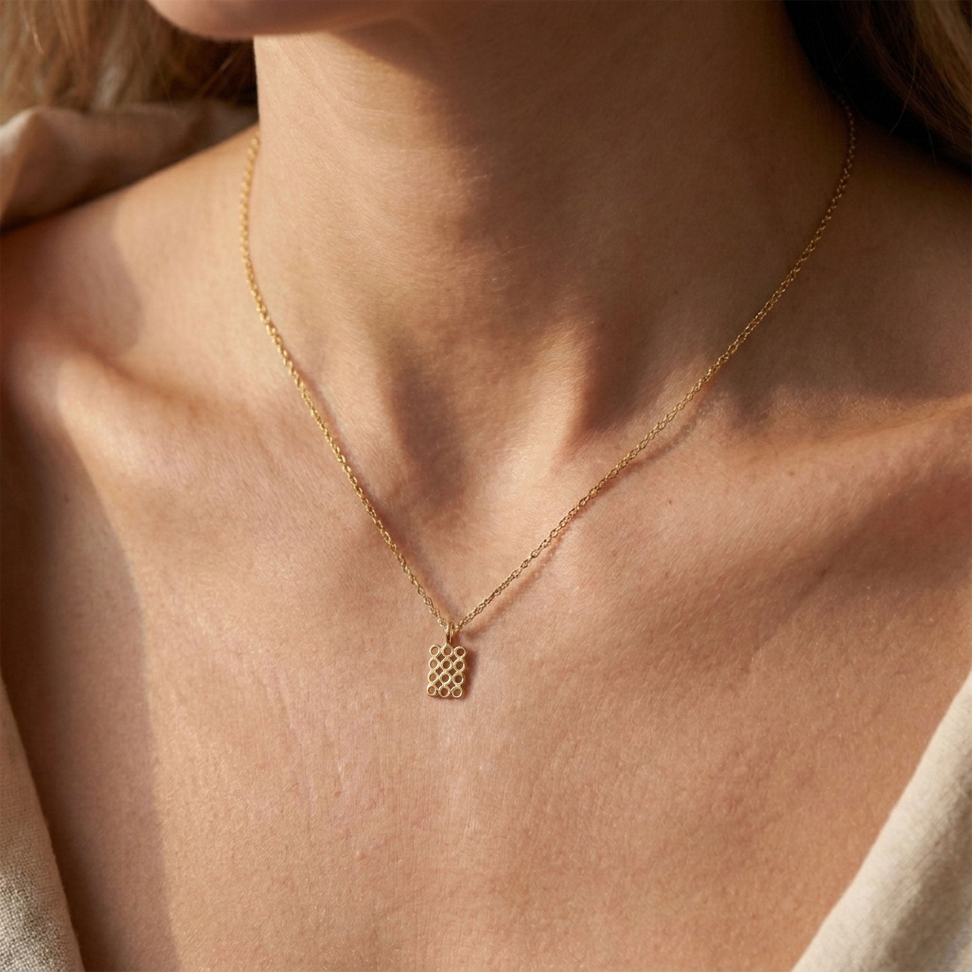 Flat Hole Shaped Necklace SPE-5259